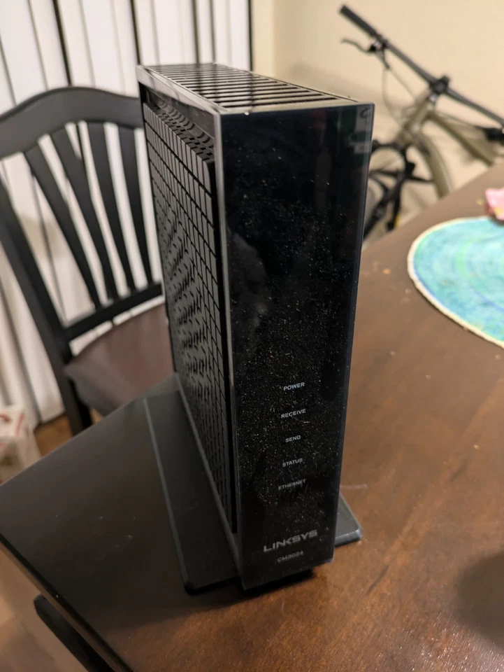 Linksys CM3024 Cable Modem Docsis 3.0 power adaptor & ethernet cable networking - Image 1 of 4