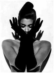 YASMEEN GHAURI 90's Nineties Art Photo Poster B (20x30) - Picture 1 of 2