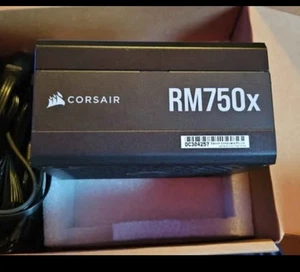 Corsair RM750x Modułowy zasilacz ATX 80+ Gold RPS0123 2021 + CableMod PCIes - Zdjęcie 1 z 3