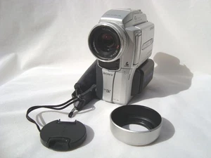 SONY DCR-PC110E MINIDV TAPE CAMCORDER.AV/DV-in. Focus Ring. VGC.PAL. 1 Yr Wrnty. - Picture 1 of 11