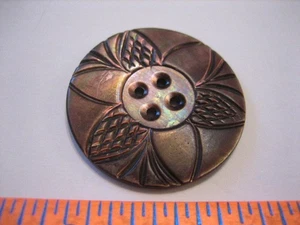Vintage 1-1/4" Pink Carved Iridescent Mother Of Pearl MOP Shell Button - M239 - Picture 1 of 5