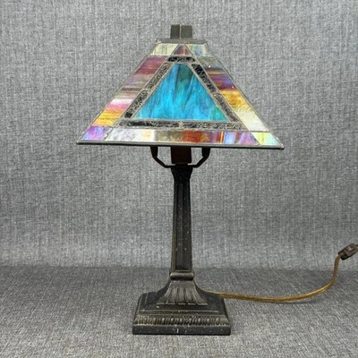 Dale Tiffany Inc Original Stained Glass Table Lamp Pyramid Style SEE DETAILS - Image 1 of 4