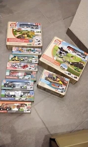 Holz Eisenbahn Straßen Set Autos Feuerwehr Play Tive Baufahrzeuge - Bild 1 von 22