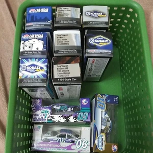 LOTE DE 11 AUTOS DE STOCK NASCAR LIONEL EDICIÓN LIMITADA ESCALA 1:64 - Imagen 1 de 12
