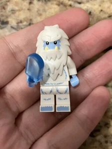 LEGO Yeti Minifigure - Series 11 - Picture 1 of 6