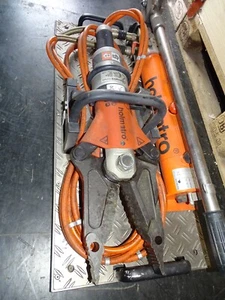 Holmatro Kombigerät Rettungsschere Hydraulikpumpe Feuerwehr THW Wagenheber - Bild 1 von 6