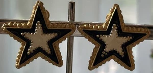 Stunning Gold Tone Star Earrings Clip-On Very Detailed 1.5 Inches - Picture 1 of 9