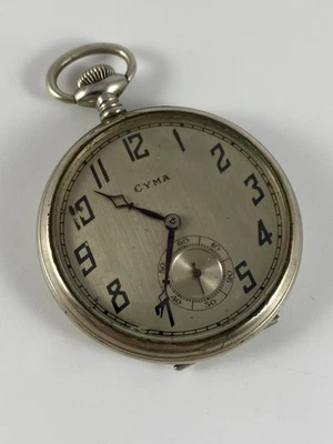 Reloj Bolsillo Cyma Vintage Hecho en Suiza - Para Reparación o Piezas - No Funciona - Aprox 44 mm Foto 1 de 4