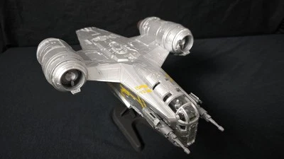 Star Wars  1/72 pro built Razor Crest The Mandalorian Revell - Image 1 of 4