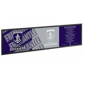 88962.1 FREMANTLE DOCKERS AFL TEAM SONG RUBBER BACK BAR RUNNER MAT 25CM X 90CM - Foto 1 di 1