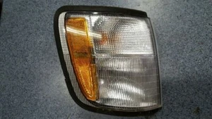 98-00 Isuzu Trooper front right passenger corner light lens lamp OEM - Picture 1 of 4