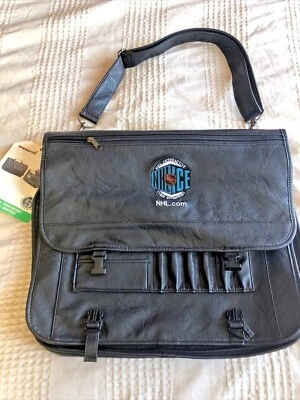 Bolso negro interactivo Monarch con solapa expandible portafolio Westwood NHL Foto 1 de 4
