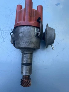 E10 BMW 2002 tii Ignition distributor 0231168025 - Bild 1 von 5