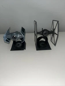 Star Wars Tie Fighters With Stands Hot wheels 2021 - Picture 1 of 8
