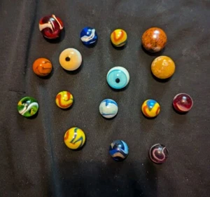 16 Vintage Assorted Marbles - Including One blue eye, Brown eye, Red wave - Picture 1 of 1