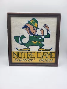 Vintage Notre Dame Fightin' Irish gerahmte Nadelspitze - Bild 1 von 2