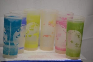 6 VINTAGE TUPPERWARE SOFT PLASTIC TUMBLERS WITH DIFFERENT DESIGNS 16oz - Picture 1 of 1