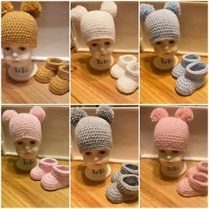 Gehäkelte gestrickte Baby Bommel Mütze und Stiefeletten Set Mädchen Junge Beanie Schuhe 3 Größen  - Bild 1 von 15