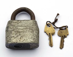 Ancien Cadenas à clé Soviétique. URSS/ СССР. Etat de marche. Avec 2 cléfs - Picture 1 of 4