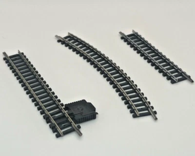 N Scale Trix 4904 Feeder Track 1pcs, 4905 Curved 1pcs, 4922 Straight 1pcs Set - Image 1 of 4