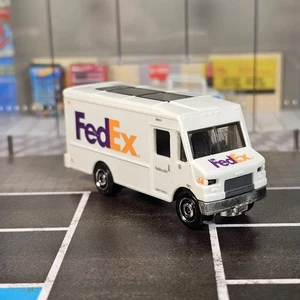 Matchbox 2023 MBX Metro 56/100 Express Delivery FedEx Box Truck Diecast Fed Ex - Picture 1 of 6