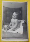 Foto, kleines Kind aus 1935 Jahre. Rckseite schriftzug Weihnachten 1935. (5598)