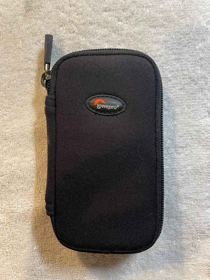 memory card cases,2 elinchrom 4x6x2 & 7x5.5x1 & 1 lowepro 5.5x3.5x1  - Image 1 of 4