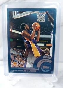 🏀Kobe Bryant Topps Blue Border 2002 Lakers Nba Card Mint🏀 - Foto 1 di 2