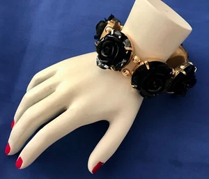 CHUNKY STRETCH PRELOVED BRACELET IN BLACK LUCITE ROSES - Picture 1 of 2