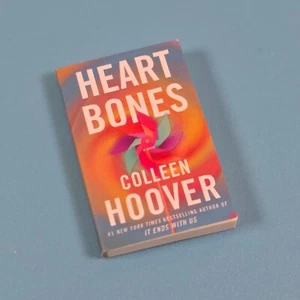 Mini Brands Books Series 2 - Heart Bones (Rare) 4cm/1.5inches Loose - Picture 1 of 2