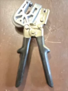Malco Tools PL1 Pinza per bloccaggio punzone 22 GA. MAX. USA - Foto 1 di 24