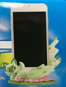 Re-ment Pokemon DesQ Battle On Desk Figur #1 Sprigatito Smartphone Ständer - Bild 1 von 6