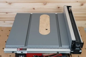 Sierra de mesa Milwaukee M18 Dado inserto de liquidación cero - Imagen 1 de 3