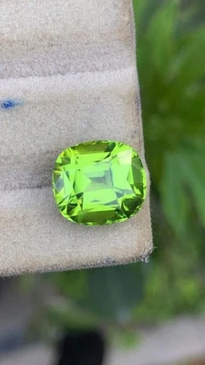 Increíble piedra preciosa suelta de peridoto de color de 5,30 quilates de Pakistán Foto 1 de 4