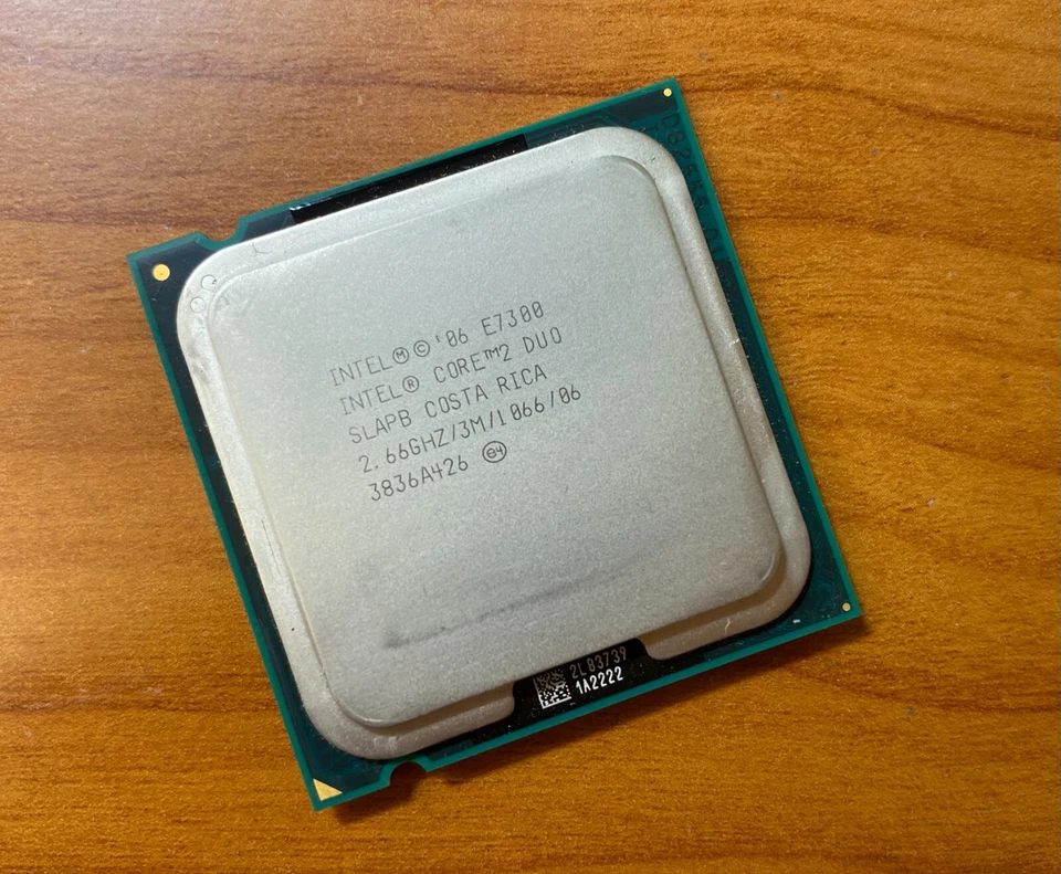 Procesador CPU de escritorio Intel Core 2 Duo E7300 SLAPB Foto 1 de 1