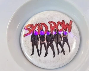 1 Zoll Skid Row Rock Band Pin Pinback Abzeichen Knopf - Bild 1 von 1