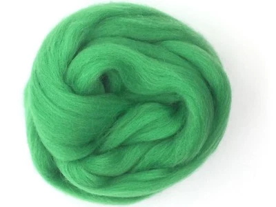 Green Wool Roving, Green felting wool, Green spinning wool, Green Roving, Rove - Image 1 of 4