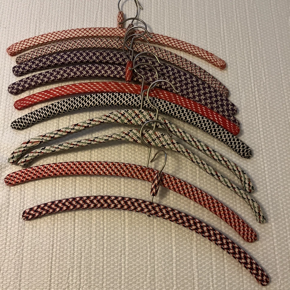 10 x  Vintage Kleiderbügel 70er Bunt Holz Stoff Bezug DDR Retro - Bild 1 von 1