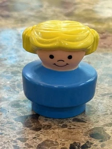 2015 Fisher Price Little People Blonde Girl Figure Chunky Style Mattel Toy - Picture 1 of 7