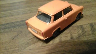 VITESSE TRABANT 601 orange-- sans boîte1/43 ° - Photo 1/3