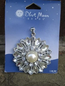 SNOW FLAKE BLUE MOON RHINESTONE CHARM PENDANT SILVER SPARKLE PEARL ROUND JEWELRY - Picture 1 of 5