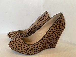 Women’s Leopard Calf Hair Leather Wedge Heel Pumps Sz 7 BANANA REPUBLIC Used - Picture 1 of 10