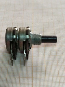 Potentiomètre Pot Potentiometer 2x 22 K ohm A Lin axe 6 P.N66 - Imagen 1 de 4