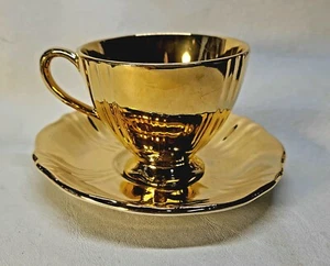 Royal Winton Golden Age Teetasse mit Fuß & Untertasse Gold Glanzware England Teetasse - Bild 1 von 4