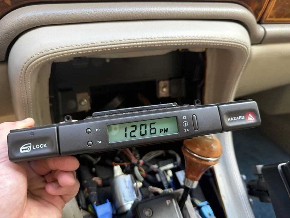 Reloj digital LCD reacondicionado LNA6292AA 95-97 Jaguar X300 XJ6 XJR XJ12 Foto 1 de 4