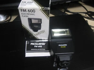 Pro master Electronic camera Flash FM 600 in box with instructions cord - Picture 1 of 6