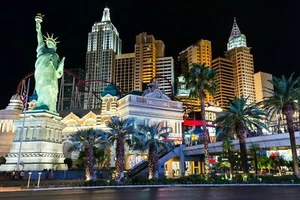 Fotomurale-LAS VEGAS-(4241)-NON TESSUTO-Carta da parati-Skyline Casinò Gioco Città - Foto 1 di 5