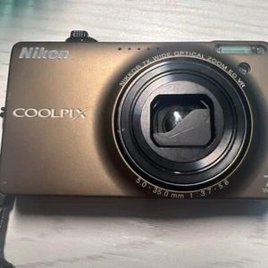 Nikon COOLPIX S6000 Digital Camera 7x Optical Zoom JAPAN brown - Picture 1 of 5