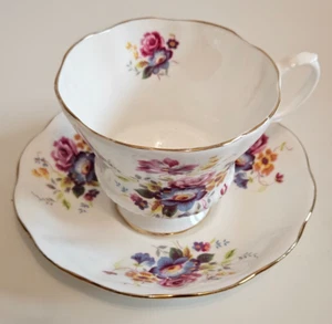 Royal Albert Cup and Saucer Tea - Bone China England - Bild 1 von 10