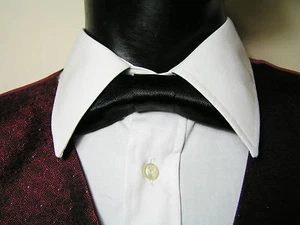 Vintage Narrow Bow Tie /Bow Tuck /Neckband, Sherlock Holmes (Jeremy Brett) Style - Picture 1 of 3